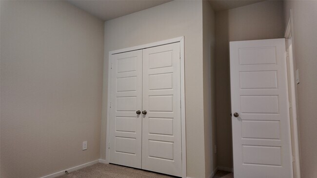 Building Photo - 14190 Granger Pointe Ln