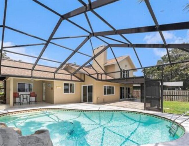 Building Photo - 115 Lake Shore Dr E