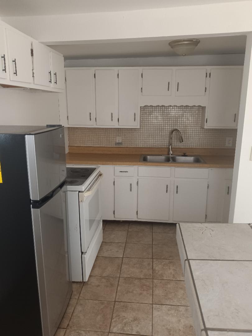Kitchen - 11308 E Aaron Ln