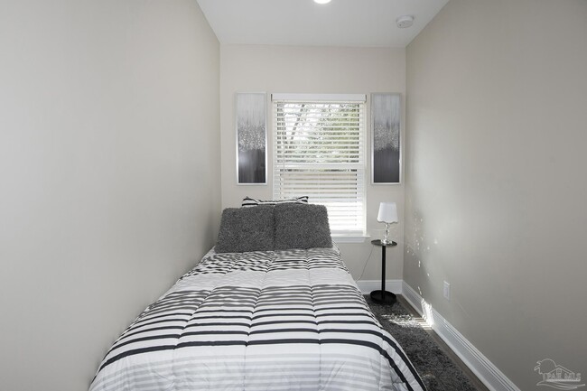 Building Photo - 3081 N 16th Ave