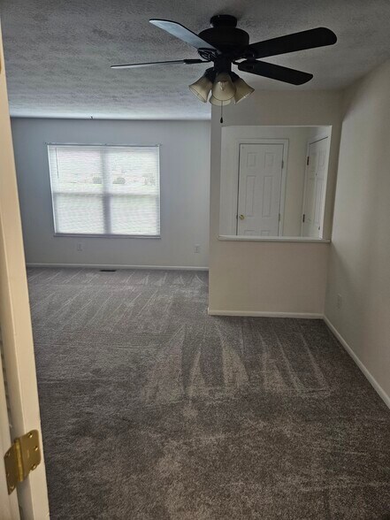Building Photo - 860 Sussex Pl