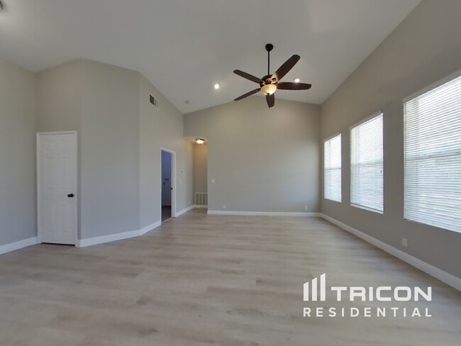 Building Photo - 43317 Sawgrass Ln