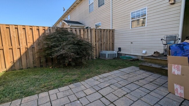 Building Photo - 138 Parkside Dr