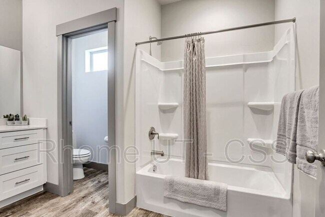 Building Photo - 12710 Roll Save Ln