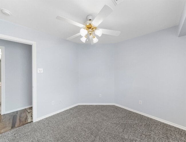 Building Photo - 16530 Cairngrove Ln