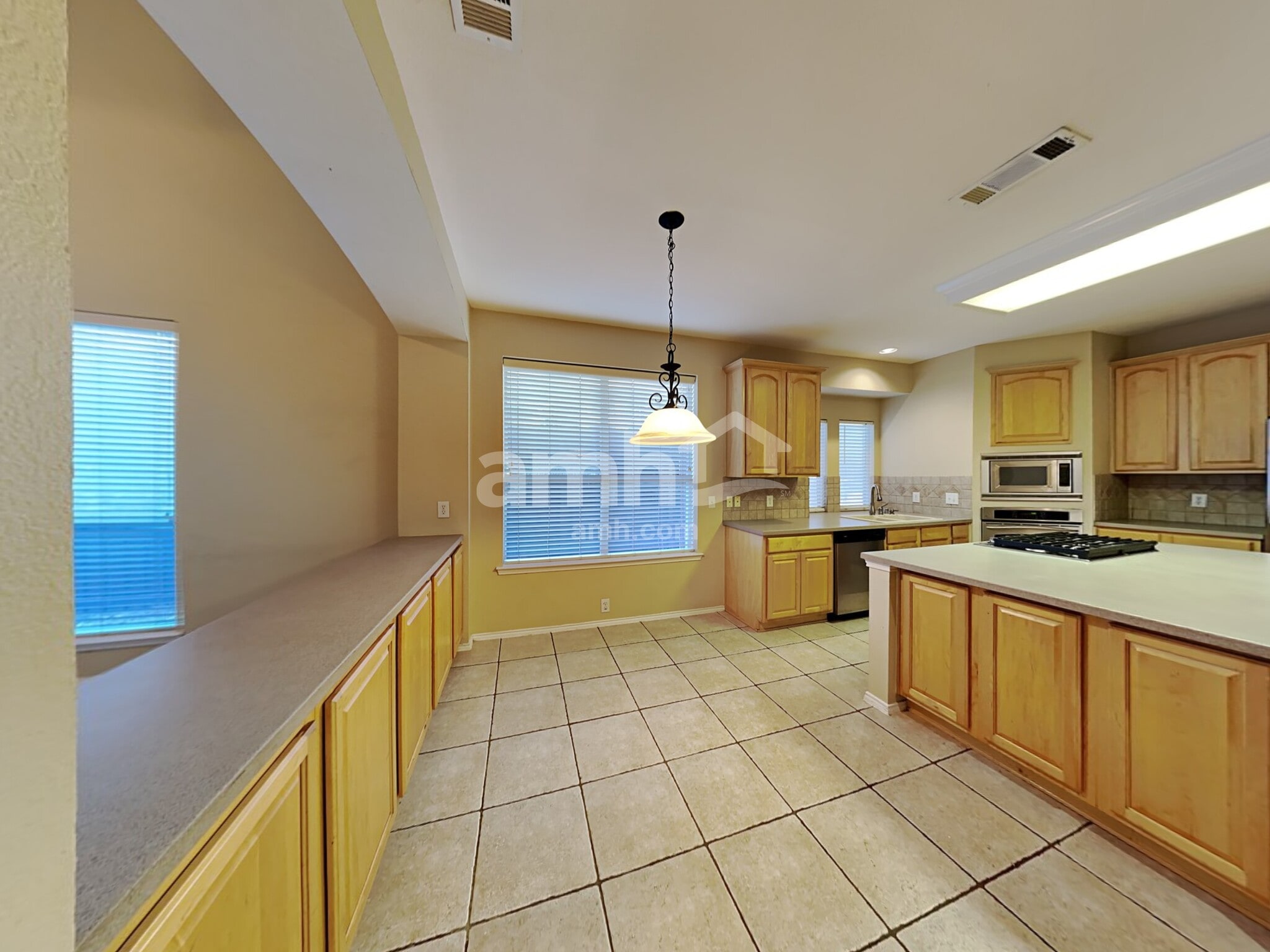 Building Photo - 2850 Del Largo Way