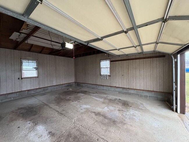 Building Photo - Three bedroom one bathroom home for rent in Perry