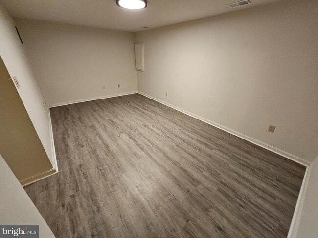 Building Photo - 10520 Pine Haven Terrace