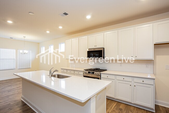 Building Photo - 1072 Mapletree Ln