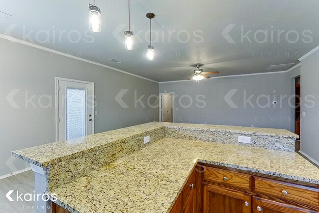 Building Photo - 9822 Prather Ave