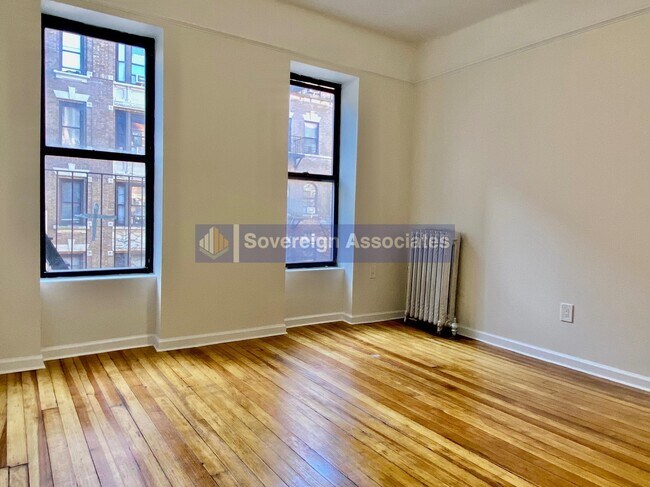Primary Photo - 109 W 105th St