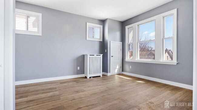 Building Photo - 19 Newfield St