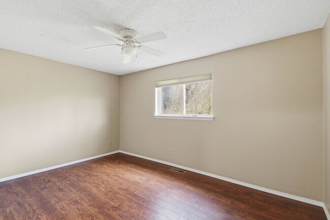 Building Photo - 7001/7003 S Indianapolis Ave Duplex