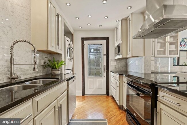 Building Photo - 2730 Oak Valley Dr