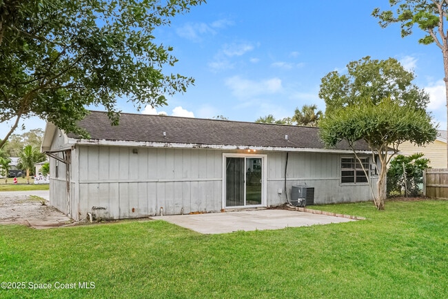 Building Photo - 7500 Coquina Ave