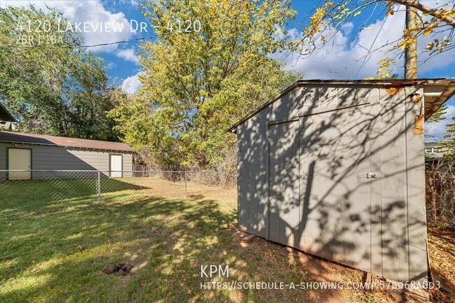 Building Photo - 4120 Lakeview Dr