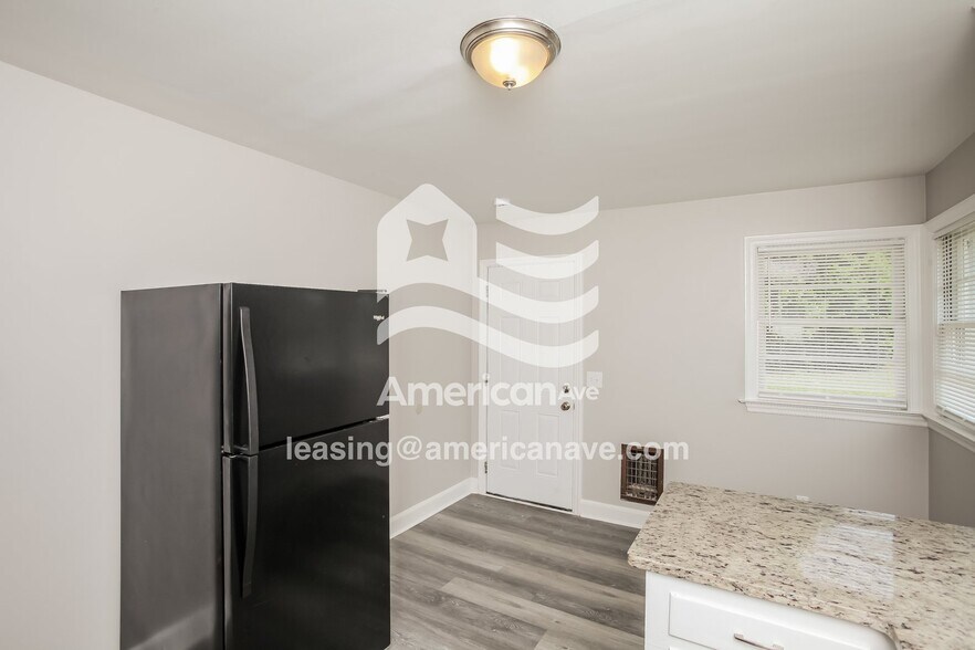 Building Photo - 3417 Belvedere Dr