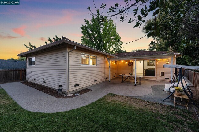 Building Photo - 1208 Roseann Dr