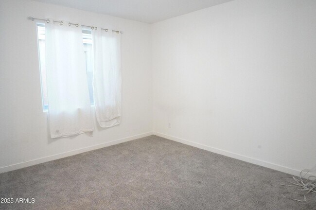 Building Photo - 40562 W Michaels Dr