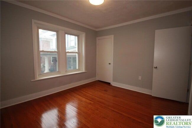 Building Photo - 513 Cattell St