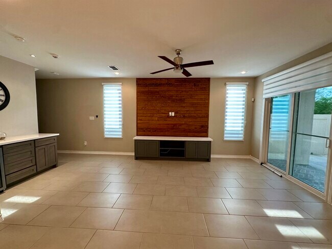 Building Photo - 7938 Elka Lp