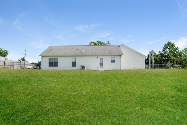 Building Photo - 3 Bedroom in Toney, AL