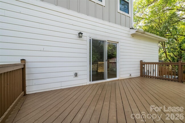 Building Photo - 1516 Princess Pl