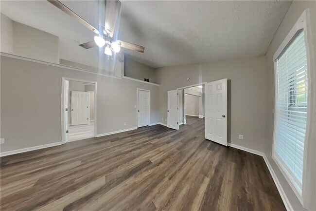 Building Photo - 1446 Dunton Green Way