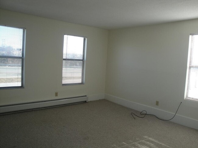 Building Photo - 191 Turner St