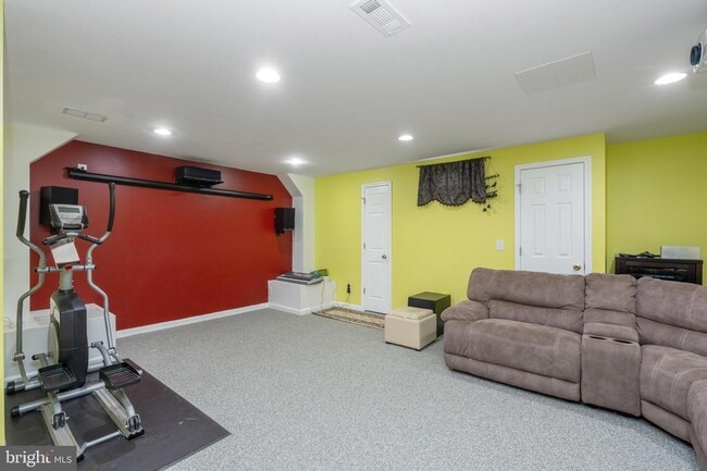 Building Photo - 802 Yarrow Cir