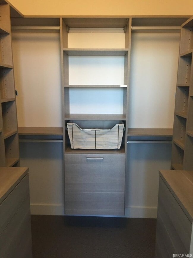 Building Photo - 1 Bed, 1 Bath - Modern Condo @ Linea - Min...