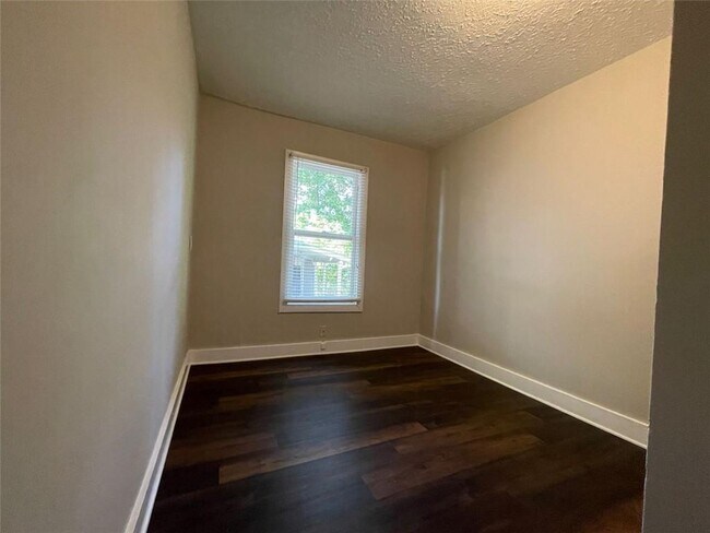 Building Photo - 3284 Stillwood Dr
