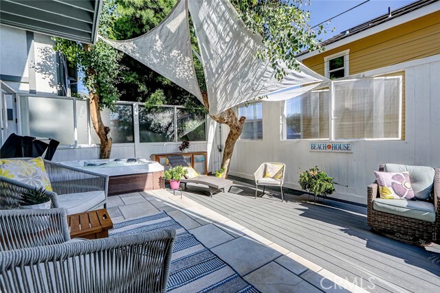 Building Photo - 718 S Broadway