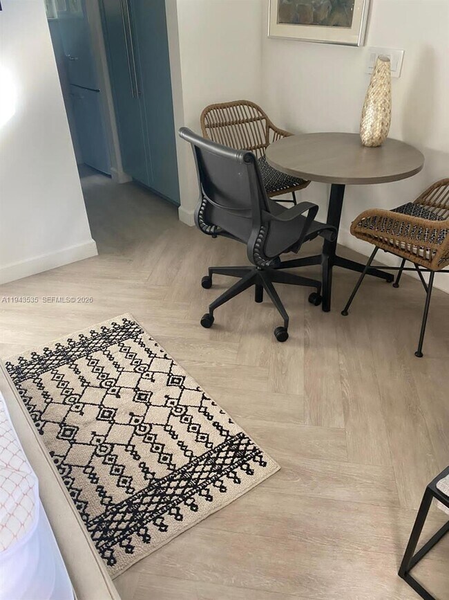 Building Photo - 1321 Asturia Ave