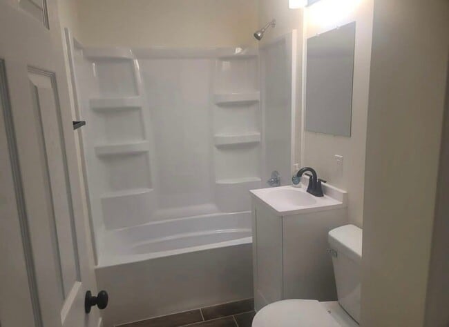 Building Photo - 237 Ridgeland Ave