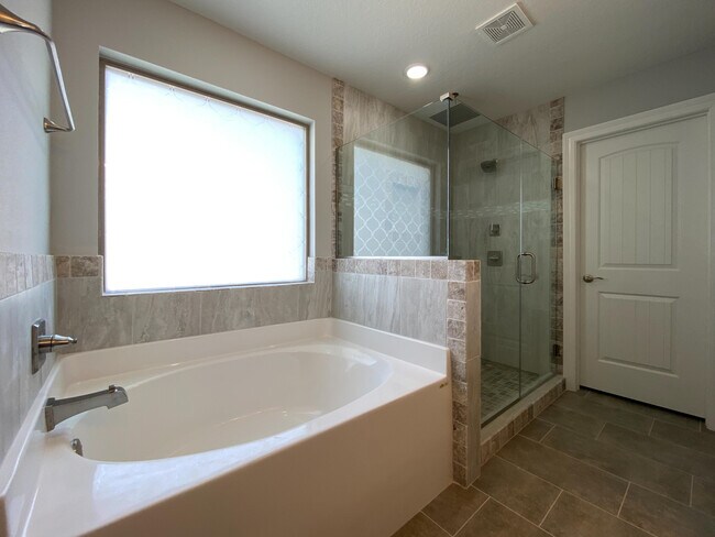 Building Photo - 2789 Riverside Landing Dr