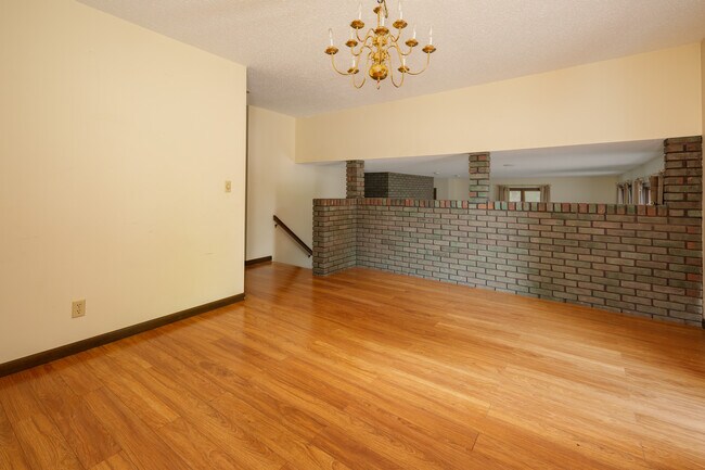 Building Photo - 3385 37th Ave