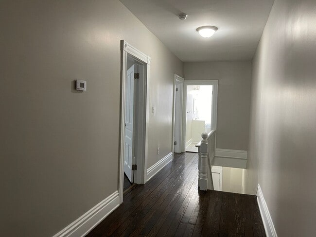 Building Photo - Newly and completely renovated 4 bedroom, ...
