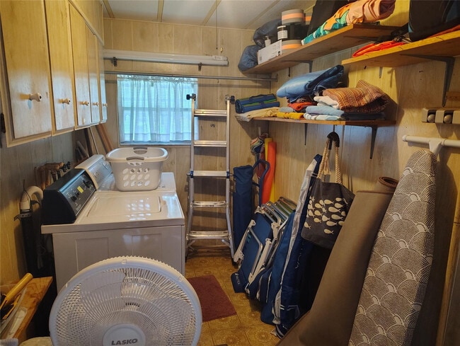 Building Photo - 142 W Caribbean