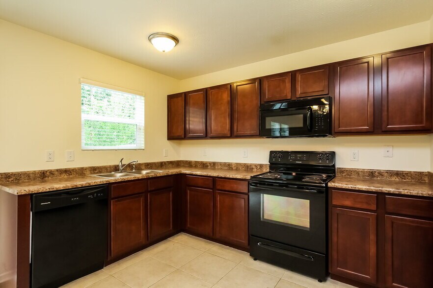 Building Photo - 1192 N Aberdeen Dr