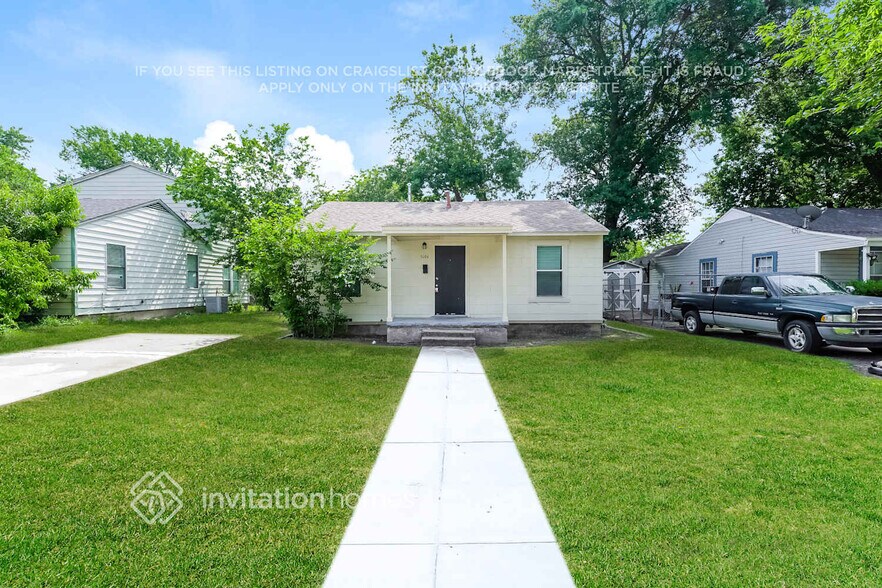 Primary Photo - 5101 Royal Dr