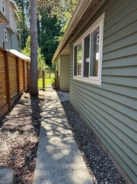 Building Photo - 285 SE Croston Ln