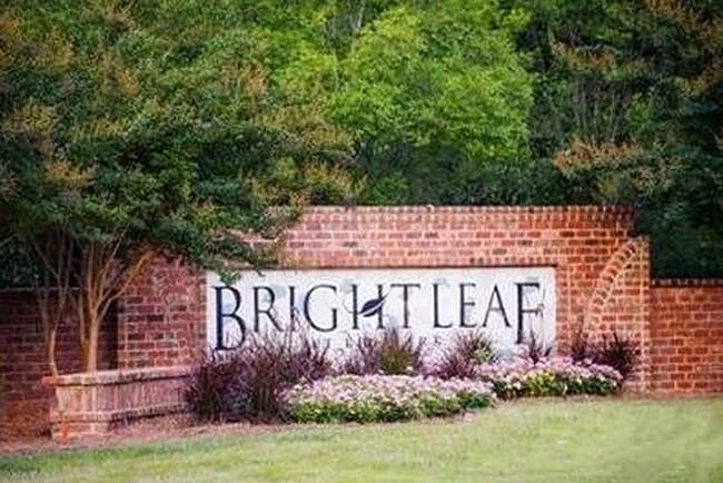 Building Photo - 1910 Pennypacker Ln