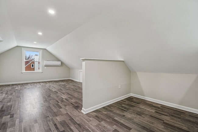 Building Photo - 68 Valley Rd