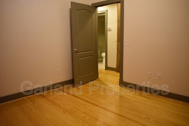 Building Photo - 113 Norfolk Ave SW