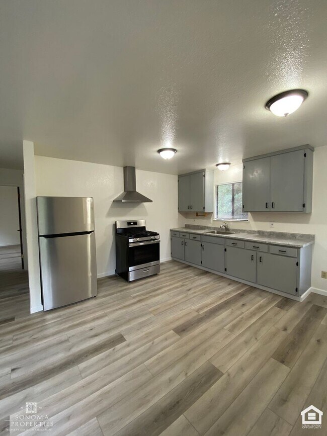 Building Photo - Charming  2BD/2BA Home in Sonoma