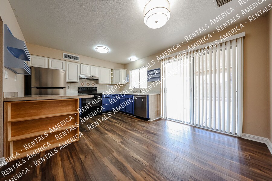 Building Photo - 1117 W Auburn Dr