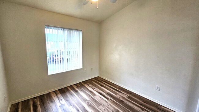 Building Photo - 5264 NE 121st Ave