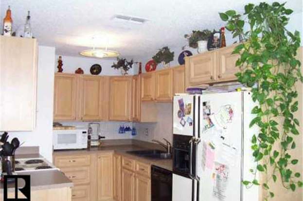 Building Photo - 5010 Larch Ln