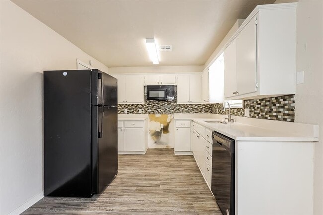 Building Photo - 5516 S Dimple Dr